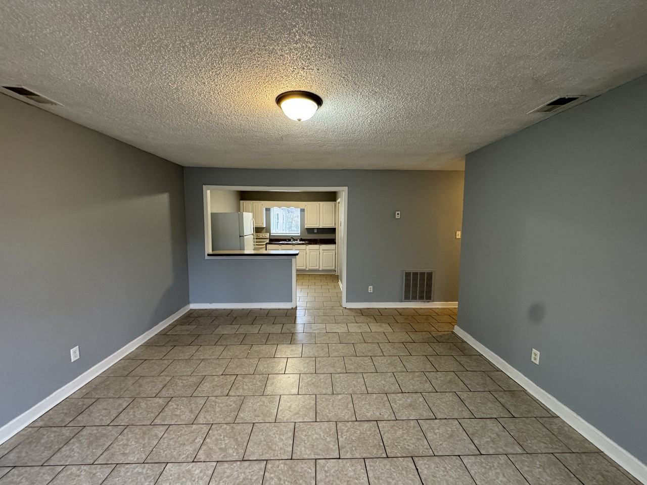 2240 Barnor Dr - Photo 4 of 24