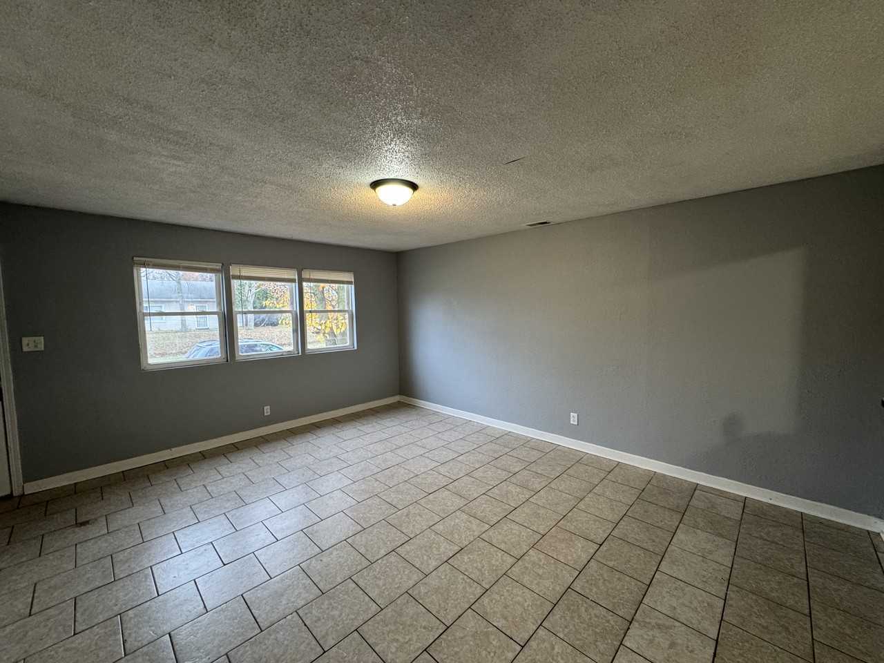 2240 Barnor Dr - Photo 7 of 24