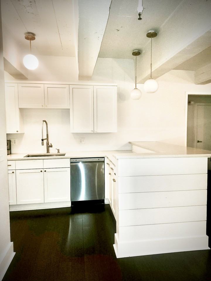 3001 Gillham Rd #201 - Photo 4 of 11