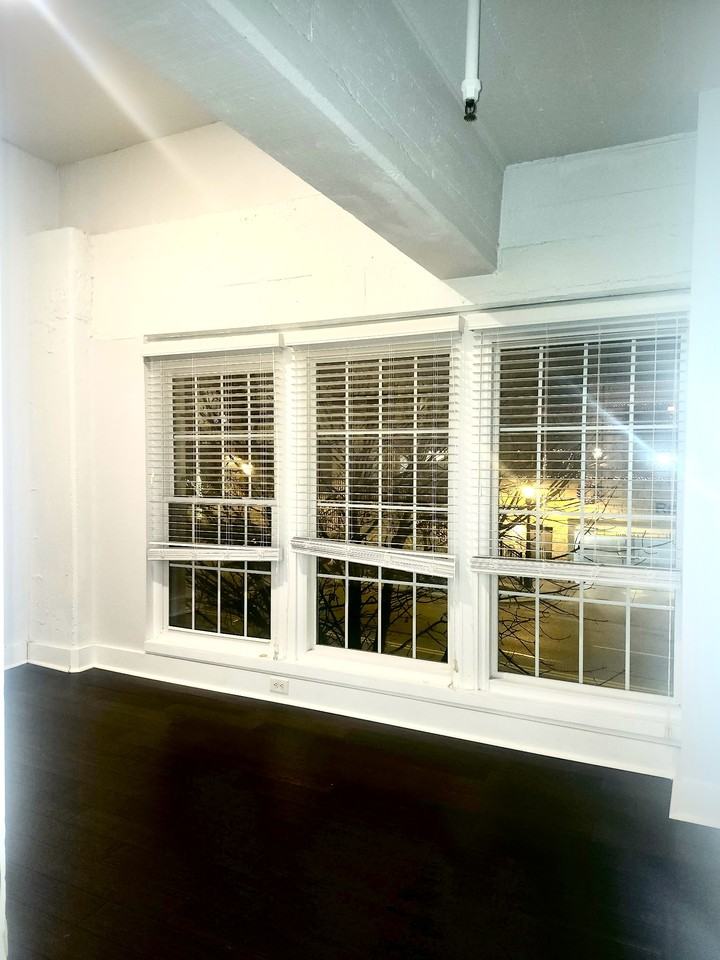 3001 Gillham Rd #201 - Photo 5 of 11