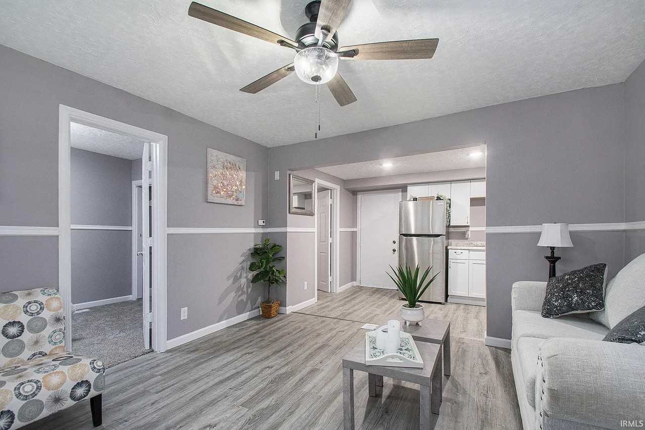 1911 Clyde St - Photo 2 of 8