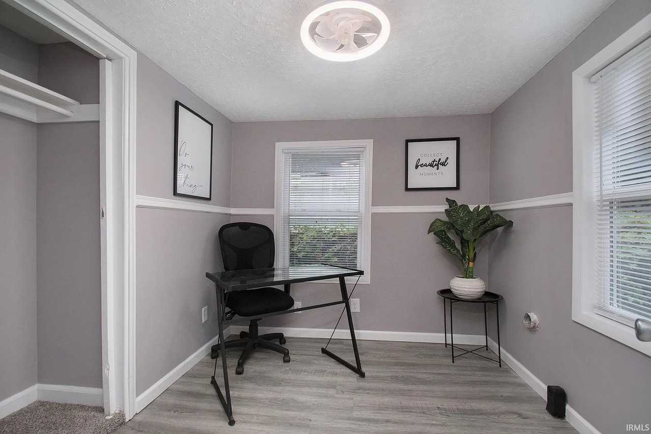 1911 Clyde St - Photo 4 of 8