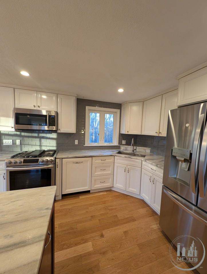 41 Burning Tree Rd - Photo 7 of 40