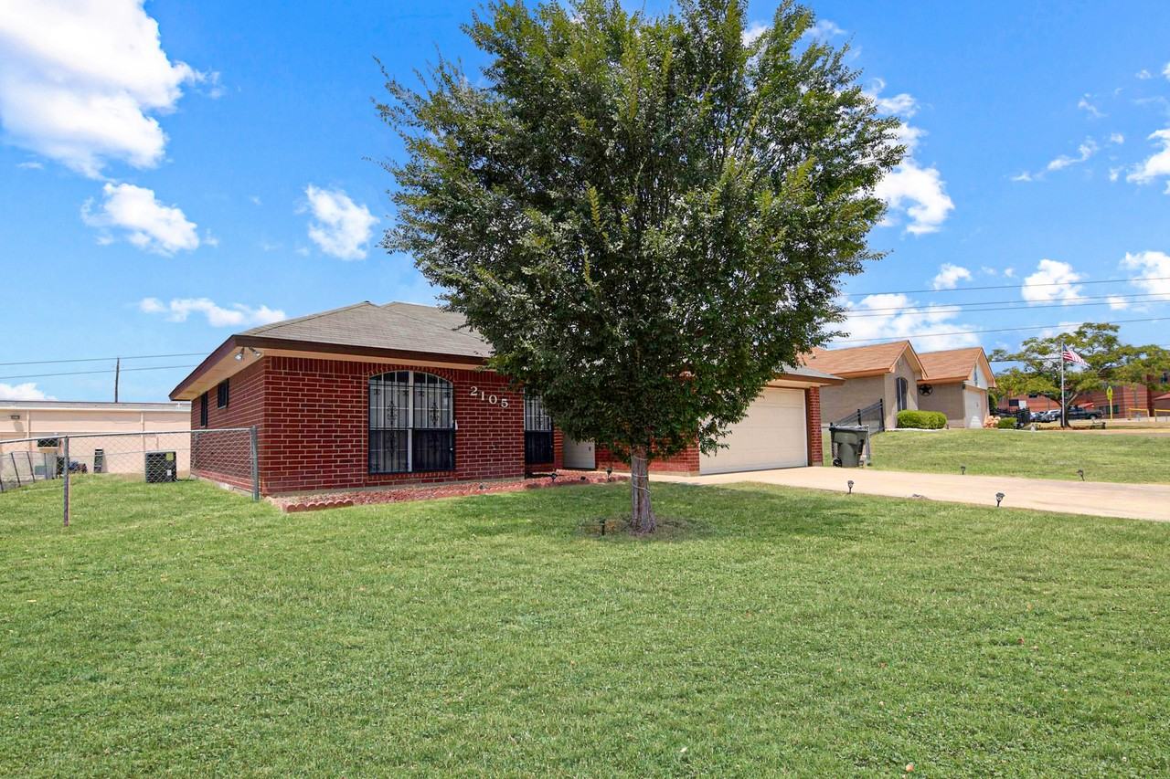 2105 Ruger Drive - Photo 3 of 20