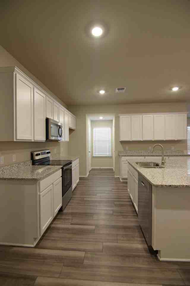 8802 Brahma Plains Rd - Photo 4 of 23