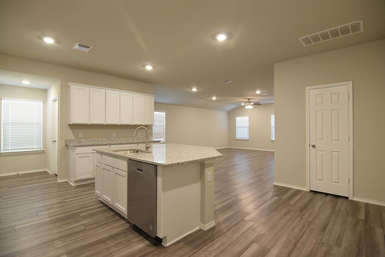 8802 Brahma Plains Rd - Photo 5 of 23