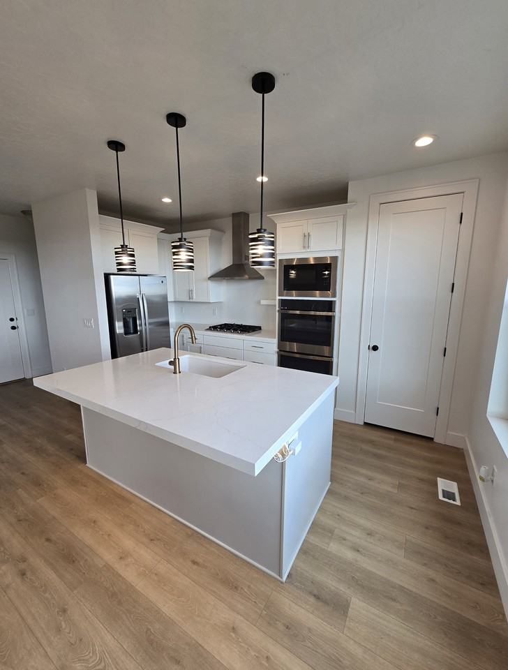 397 Union Avenue - Photo 2 of 26