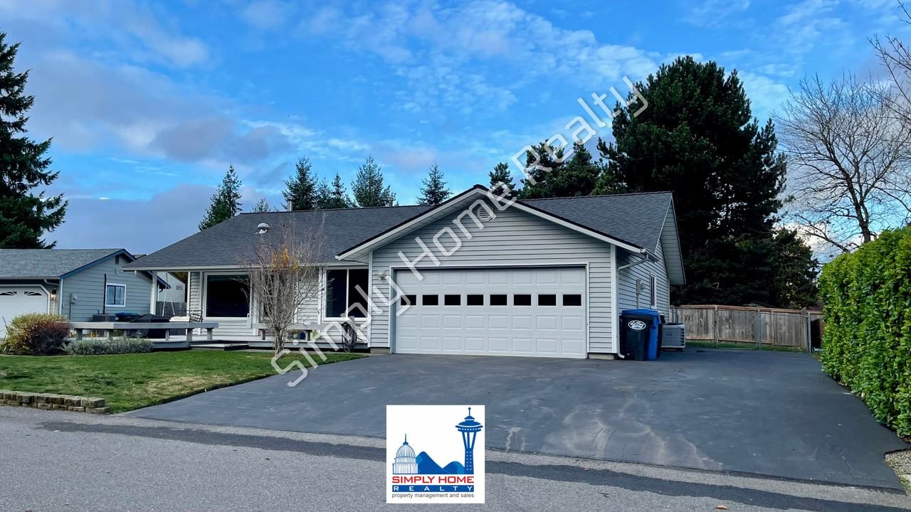 5520 61st Ave Se - Photo 4 of 27