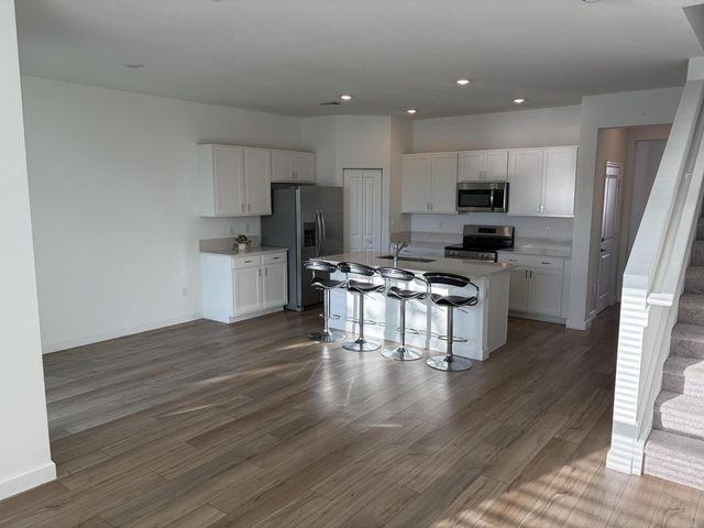 4181 Lagoon Shore Drive - Photo 4 of 7