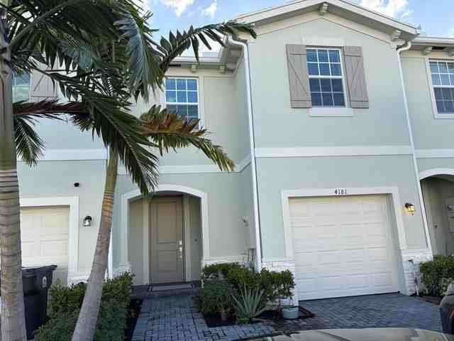 4181 Lagoon Shore Drive - Photo 2 of 7