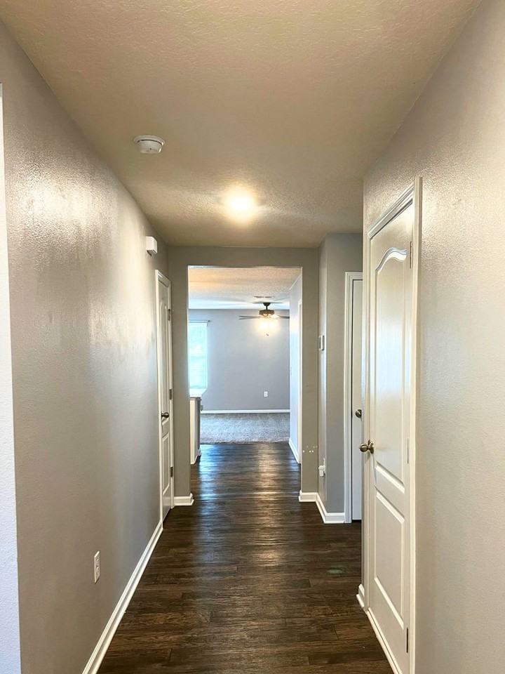 129 Holston Cir - Photo 2 of 27