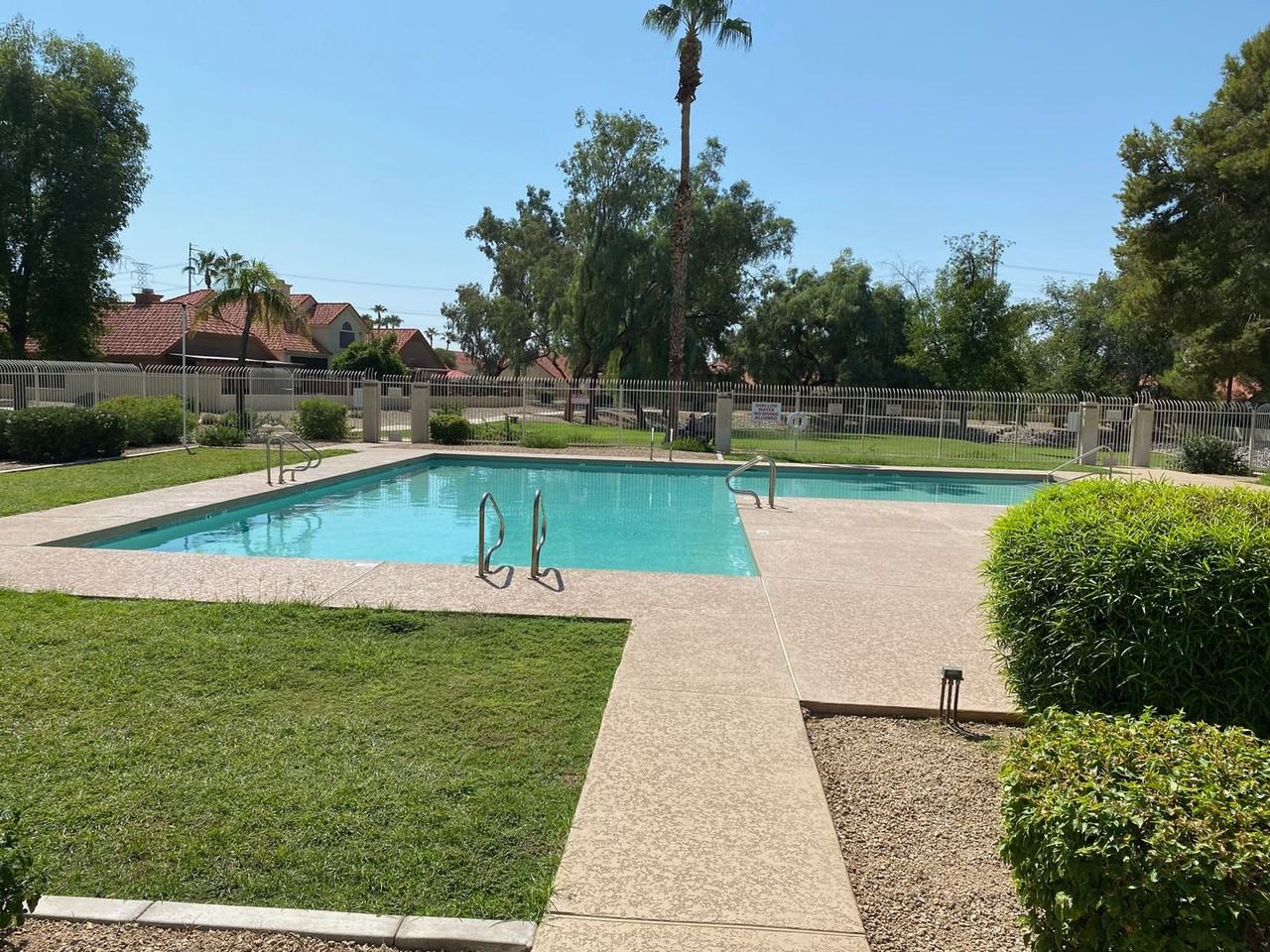 646 N Cobblestone St - Photo 2 of 43