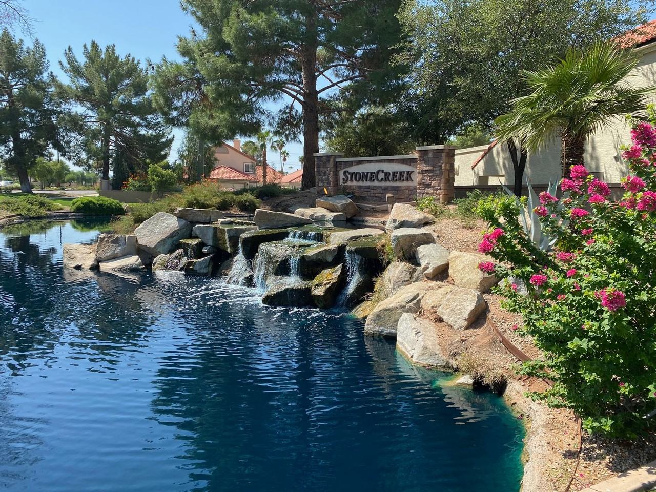 646 N Cobblestone St - Photo 3 of 43