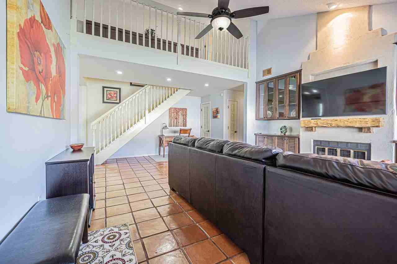 5427 Villa Deste Ct - Photo 3 of 34