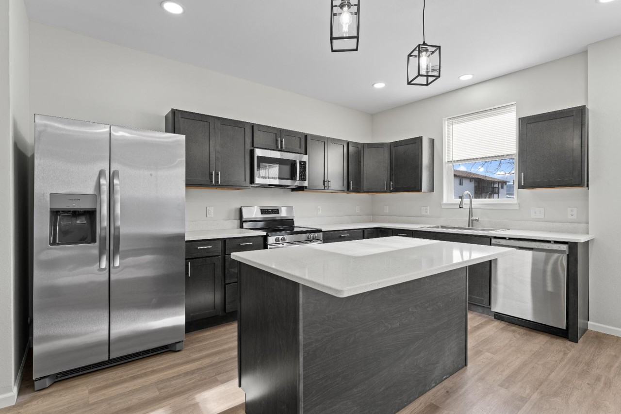 400 Sherman Street - Photo 2 of 10