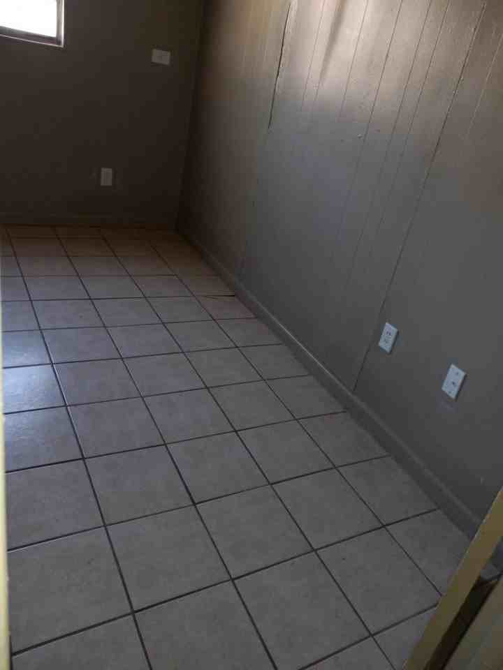107 W Dunnam St - Photo 3 of 20