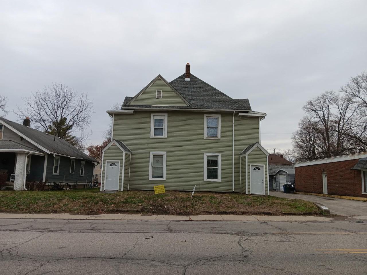 916 W Jackson St - Photo 3 of 10