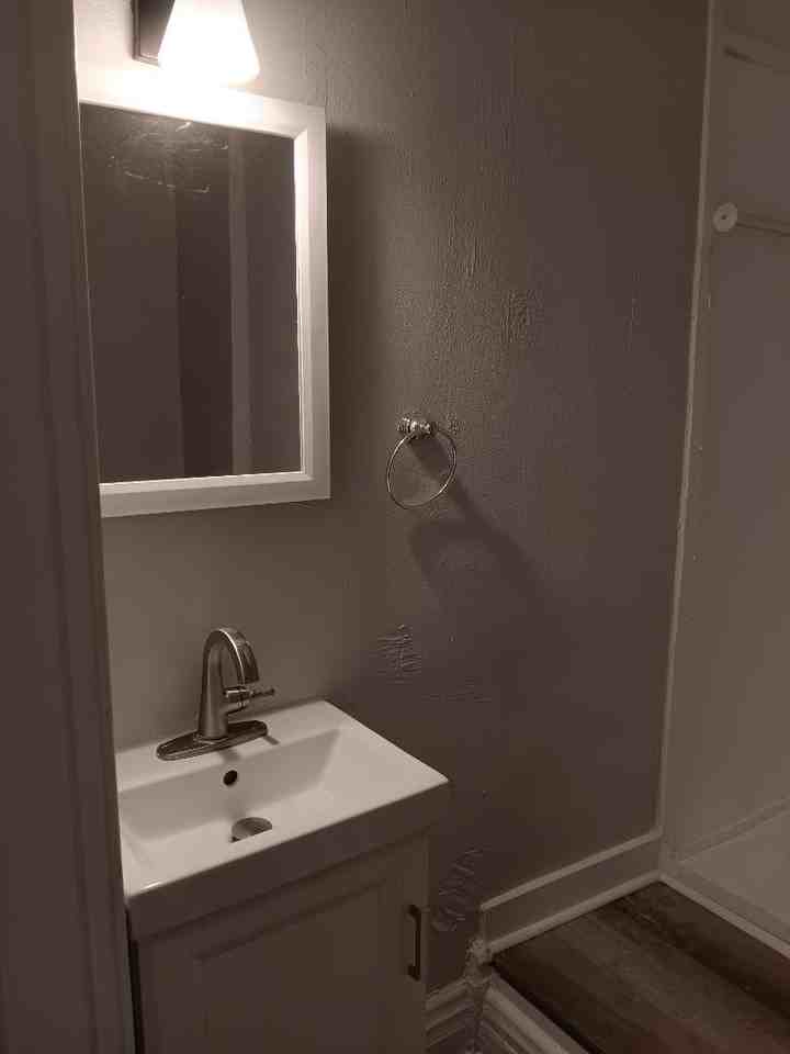 916 W Jackson St - Photo 4 of 10