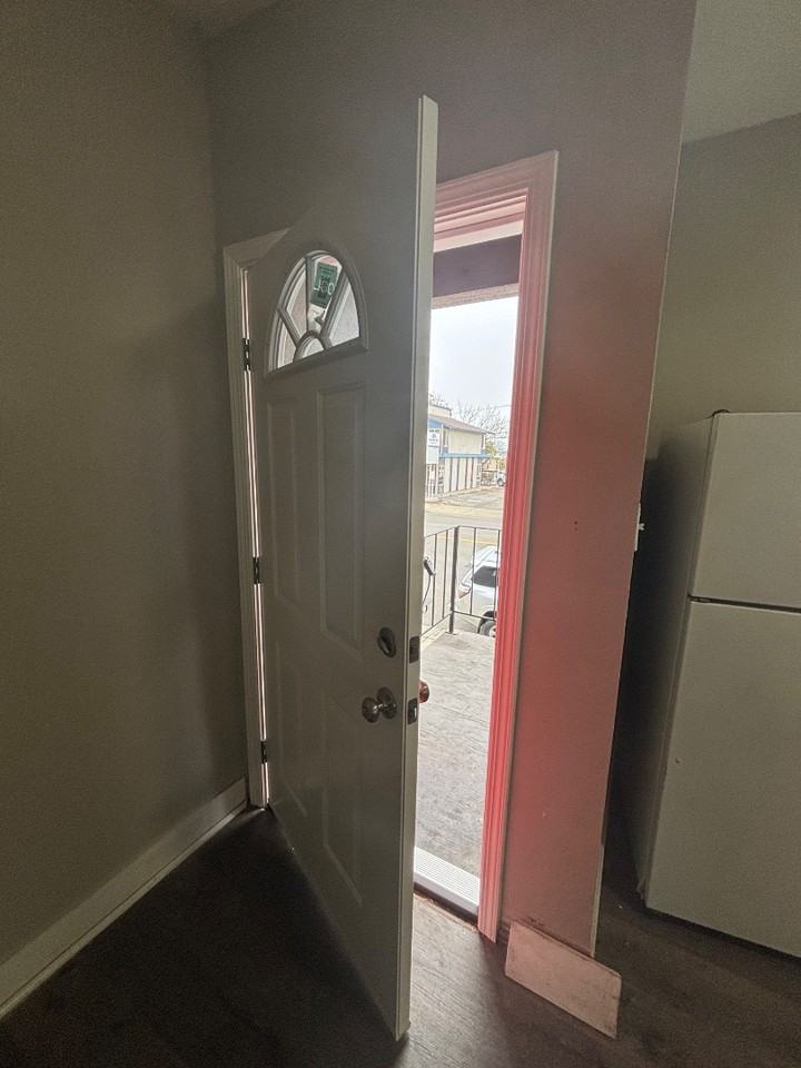 616 B Street - Photo 7 of 8