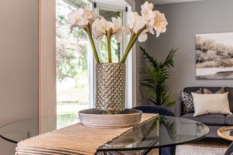 741 Maryland Ave - Photo 2 of 19