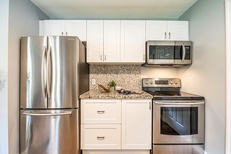 741 Maryland Ave - Photo 6 of 19