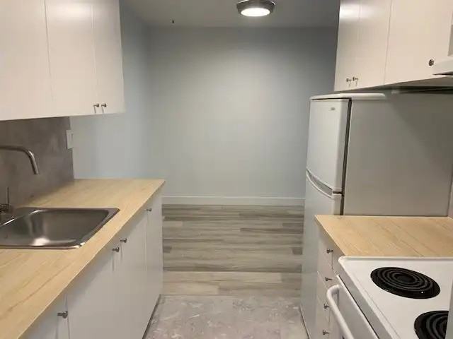 136 West 5th Street - Photo 4 of 13