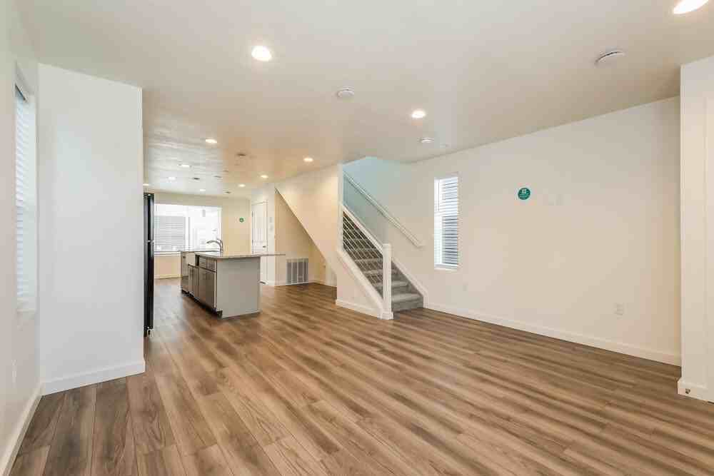 4735 Tower Dr - Photo 6 of 17