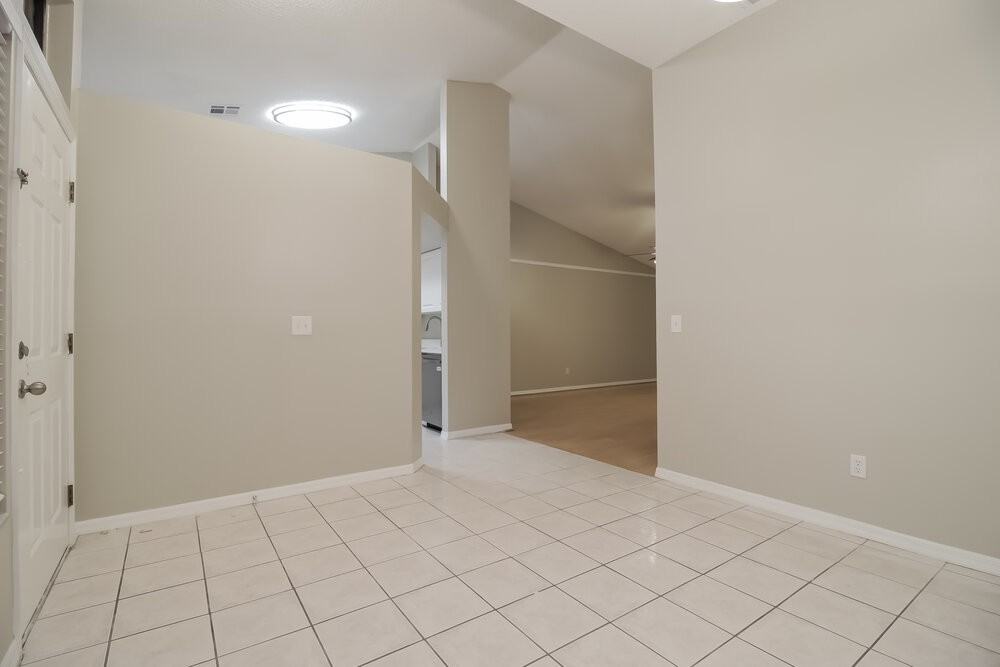 1052 Alpug Ave - Photo 6 of 16