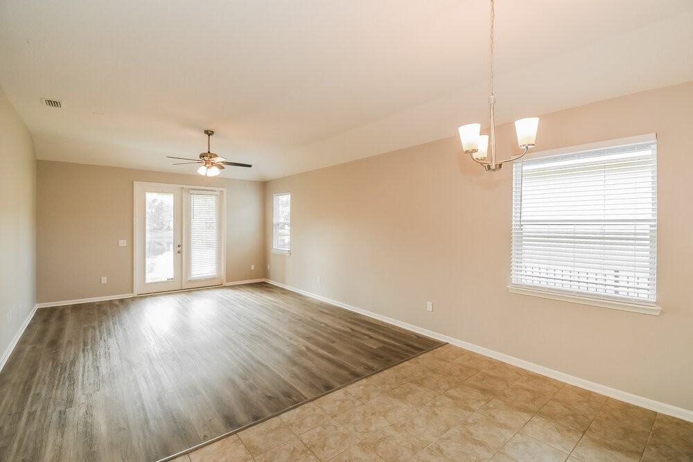 5754 Village Pond Cir - Photo 5 of 16