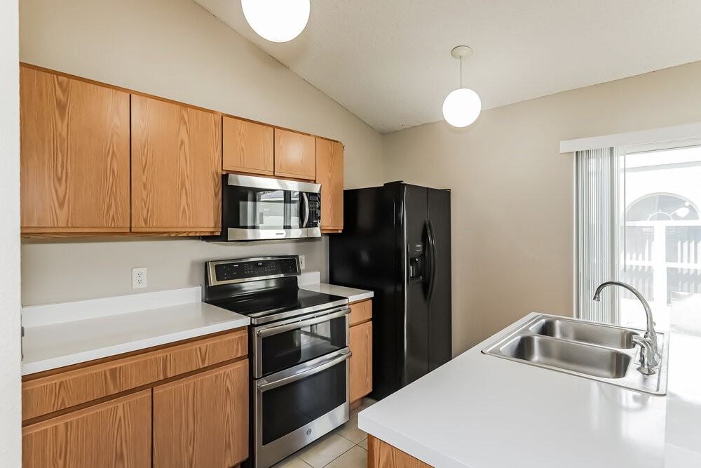 10555 Opus Dr - Photo 7 of 16