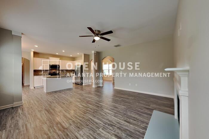 354 Hawthorne Drive - Photo 5 of 24