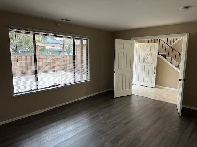 1921 Bridgewood Way - Photo 6 of 50