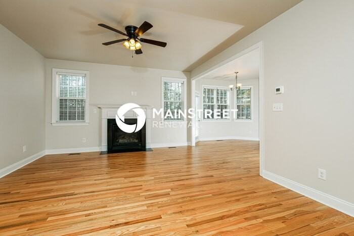 165 Sutherland Drive - Photo 4 of 18