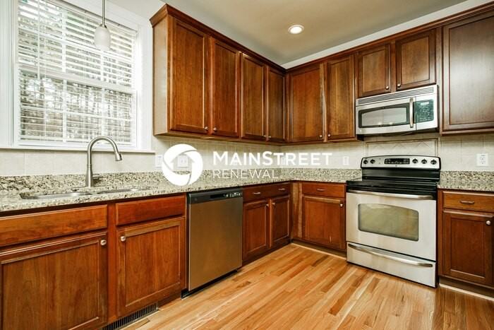 165 Sutherland Drive - Photo 6 of 18