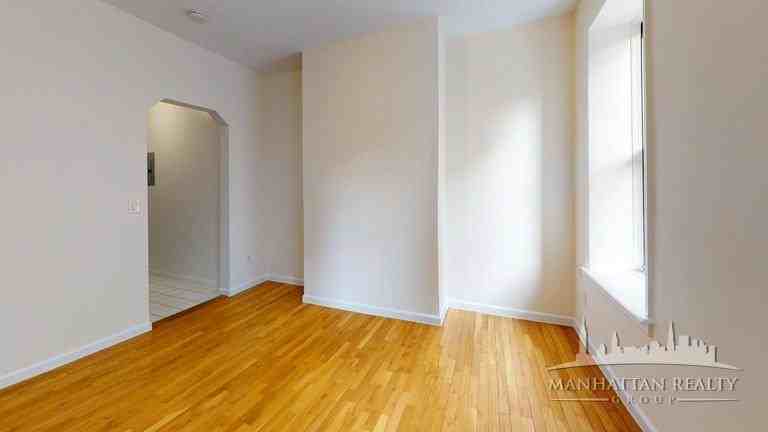 2nd Avenue #5A - Photo 4 of 7