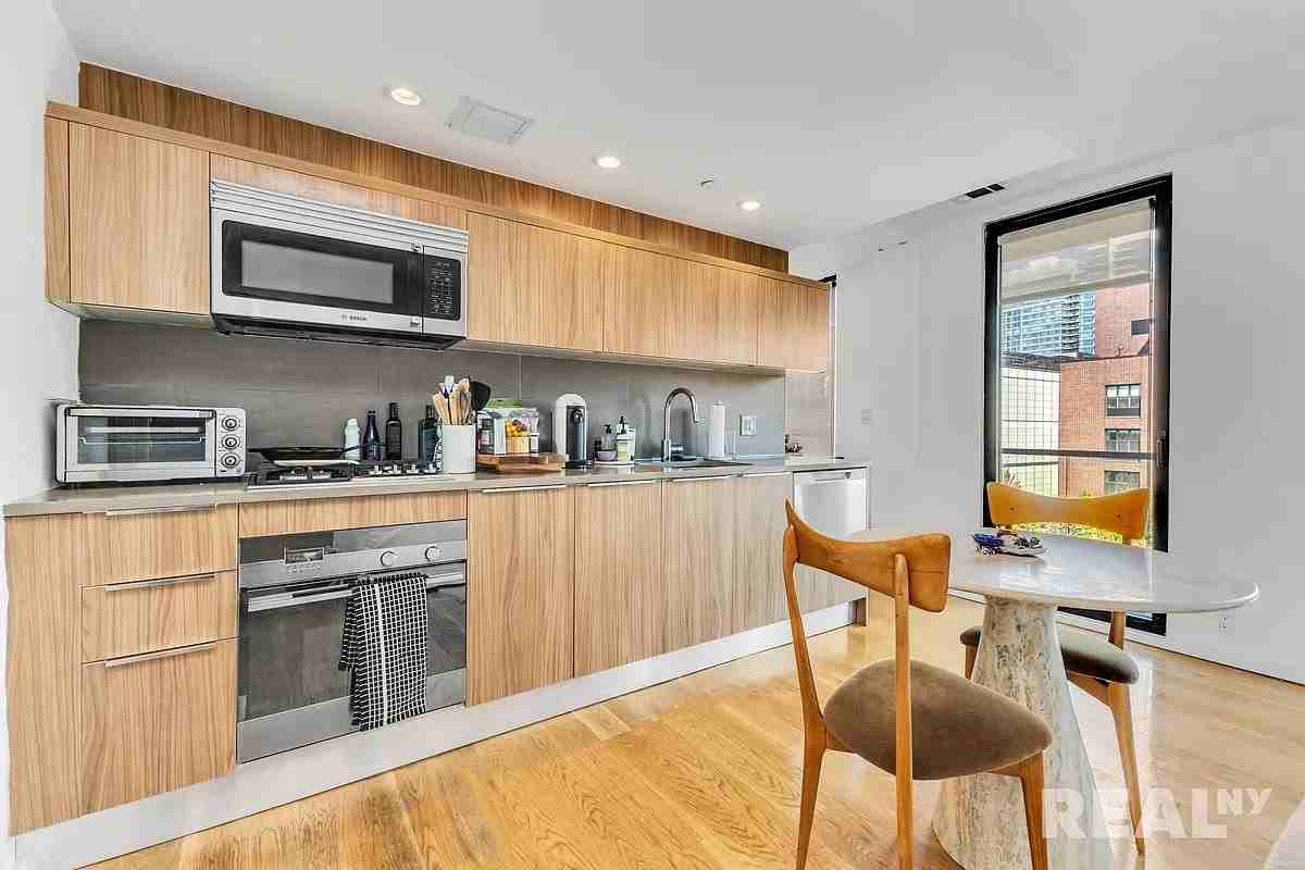 50 North 1st Street #5E - Photo 3 of 7