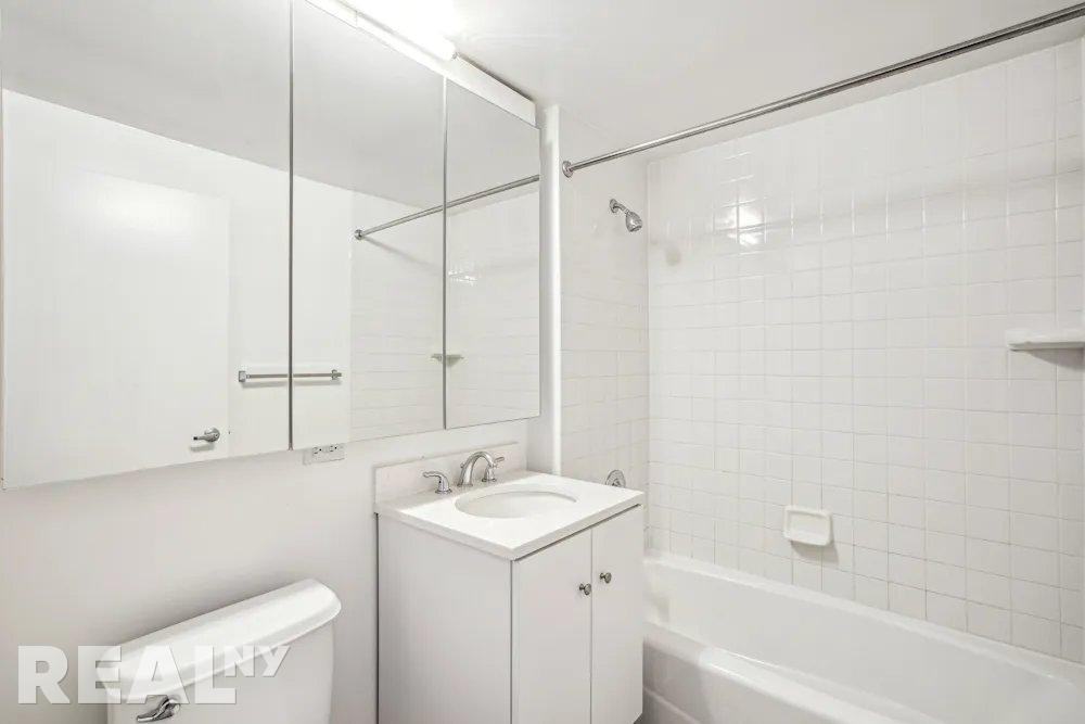 Chrystie Street #406-0 - Photo 5 of 9