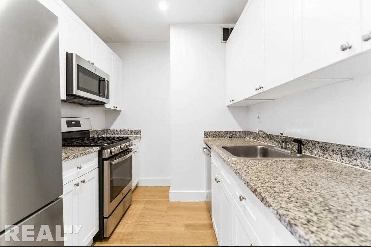 Park Place #2E - Photo 2 of 9