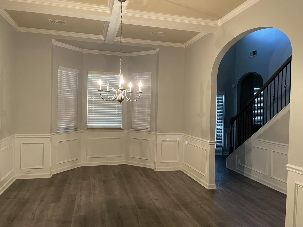 527 Telegraph Dr - Photo 3 of 26