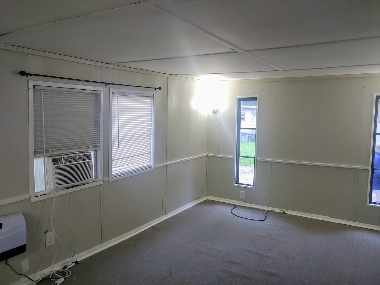 835/837 Troy Road - Photo 3 of 10