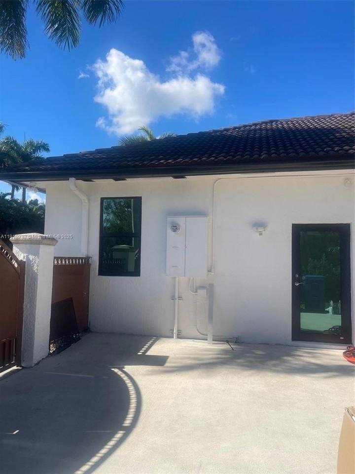 8775 Sw 164th St #1 - Photo 3 of 18