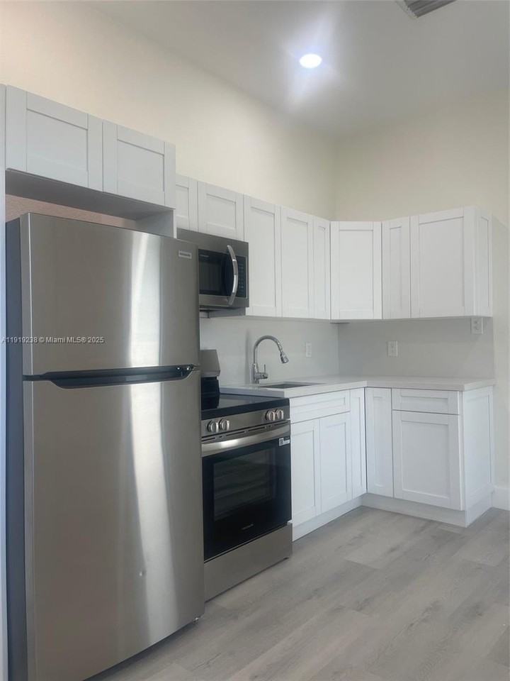 8775 Sw 164th St #1 - Photo 7 of 18