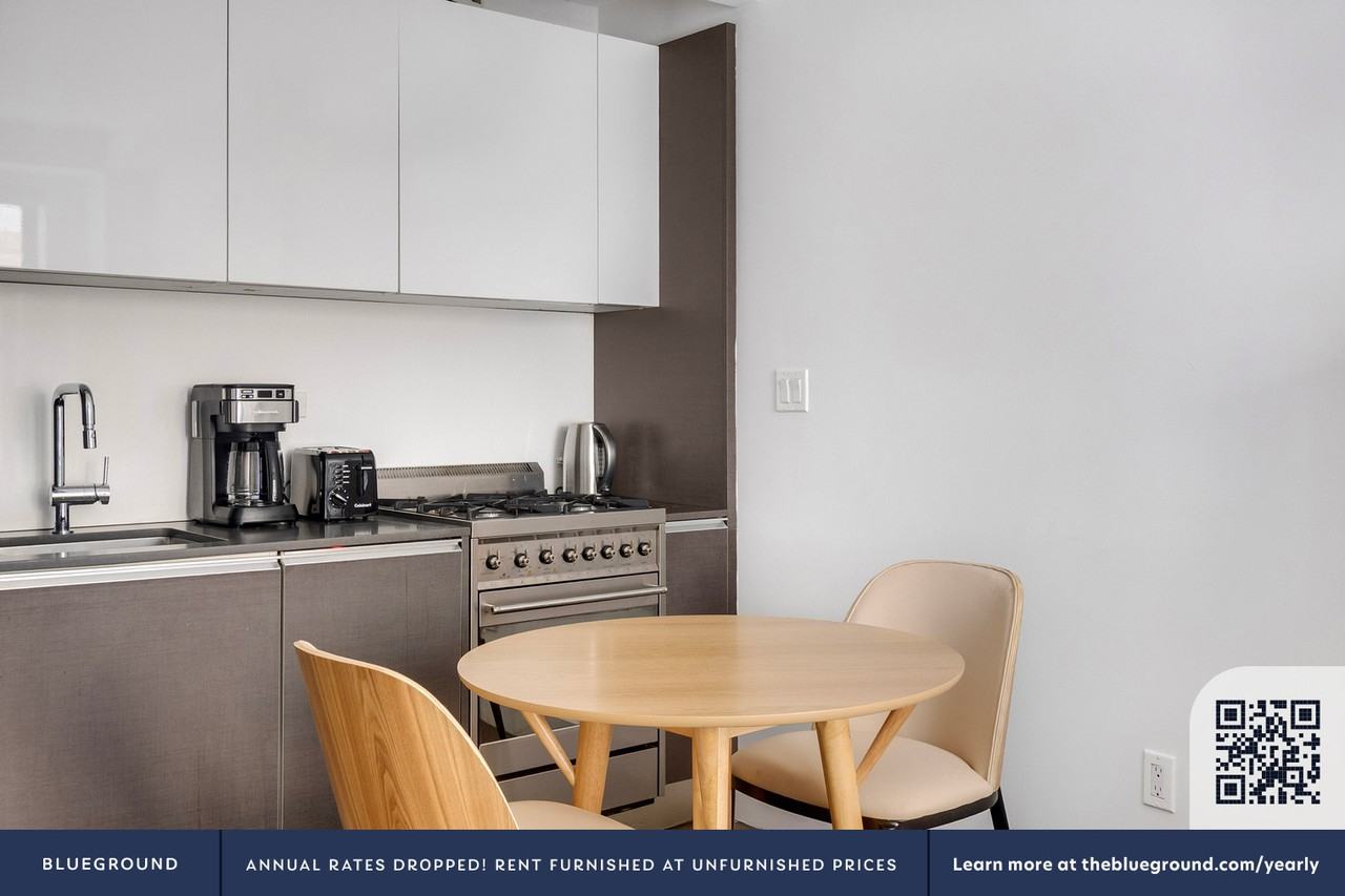 666 W End Ave #1960 - Photo 3 of 28