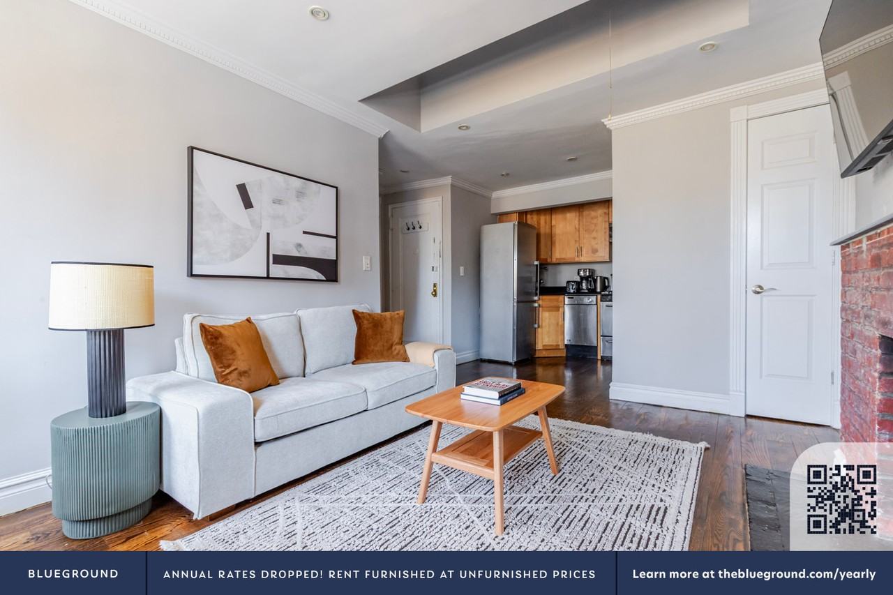 562 Hudson St #2055 - Photo 4 of 20