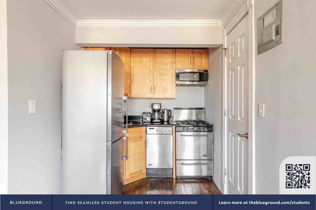 562 Hudson St #2055 - Photo 7 of 20