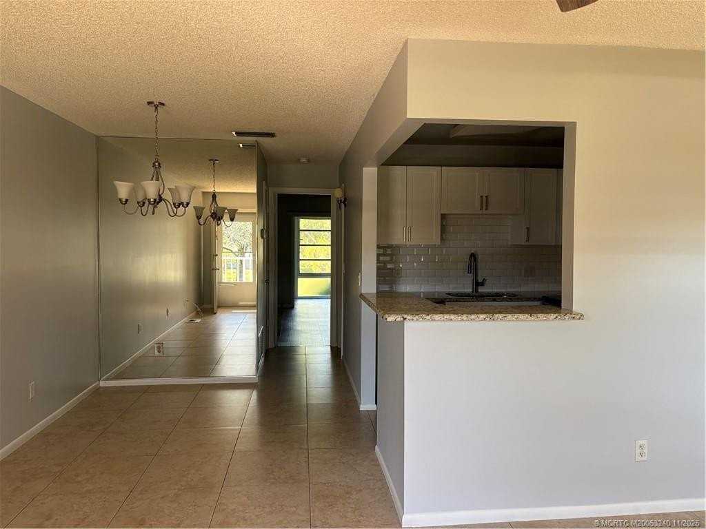 9 Lake Vista Trl Apt 204 #204 - Photo 6 of 26