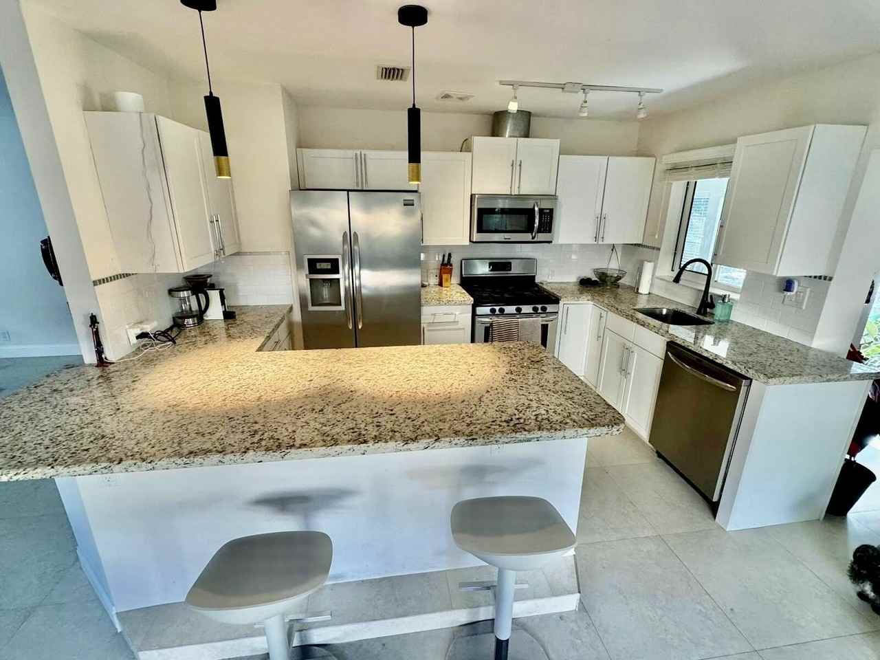 376 Sw 2nd St - Photo 6 of 19