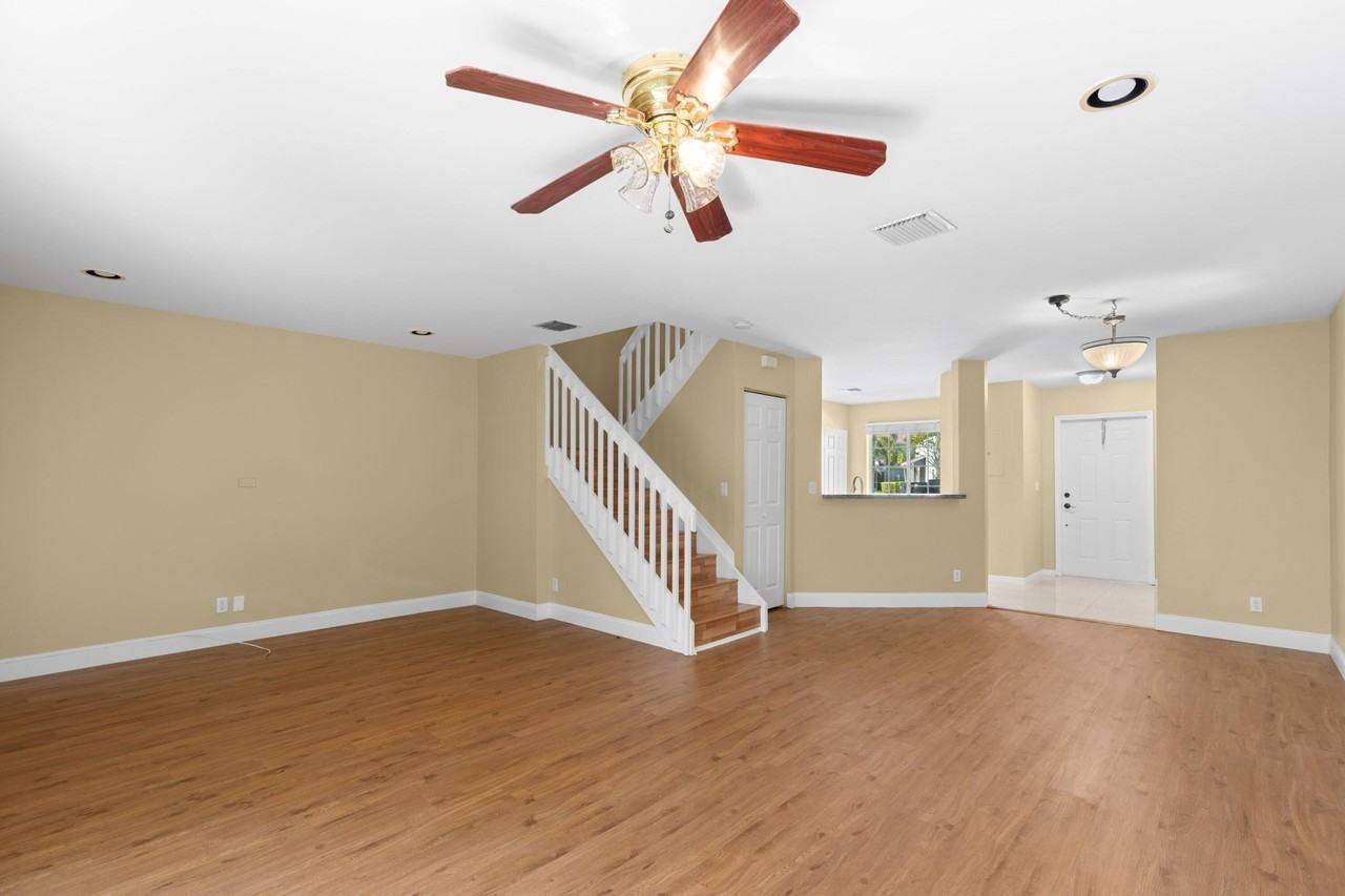 1158 Sw 44th Ave #1158 - Photo 7 of 31