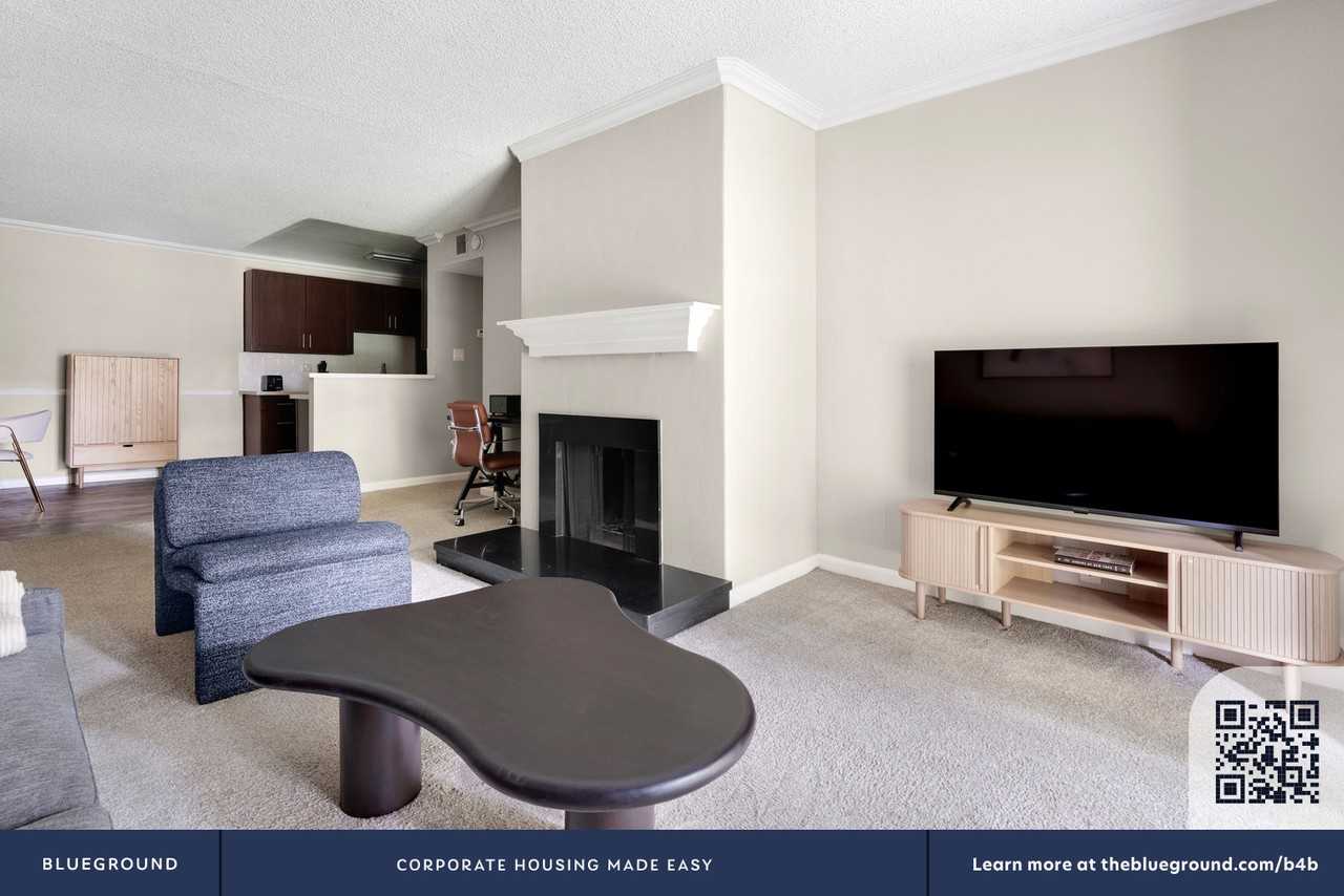 350 Budd Avenue - Photo 6 of 34