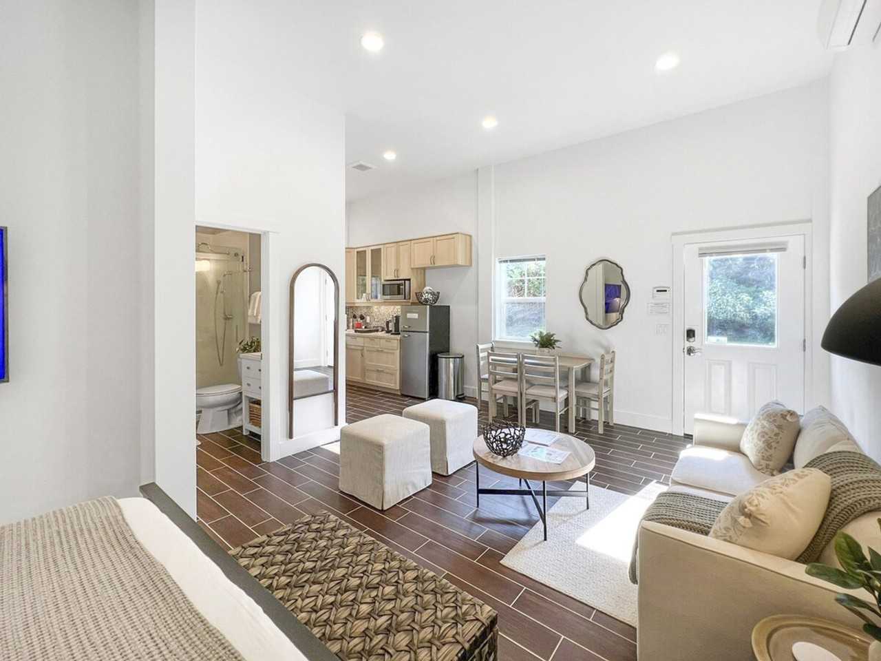 3355 Saratoga Rd #1035922P - Photo 4 of 48